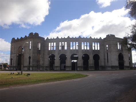 File:Plaza de Toros - Colonia del Sacramento.jpg