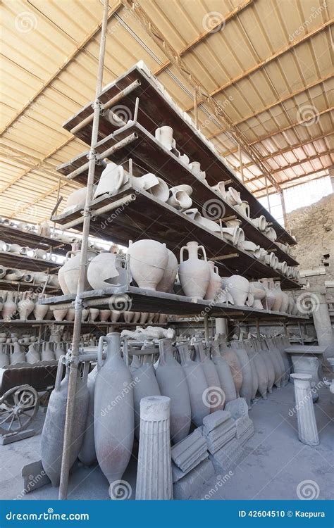 Ancient Artifacts from Pompeii Stock Photo - Image of archeology, pottery: 42604510