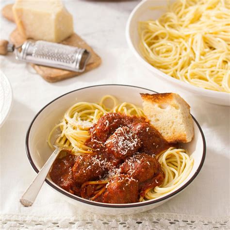 Best Spaghetti and Meatballs Recipe: How to Make It