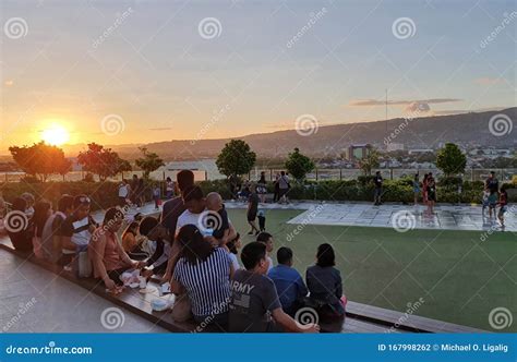 People Watch Sunset at Sky Park of SM Seaside Mall in Cebu City, Philippines Editorial ...