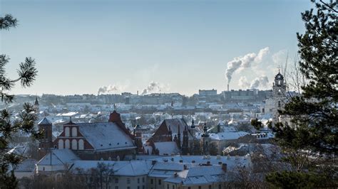 File:Vilnius Old Town in winter, Lithuania.jpeg - Wikitravel Shared