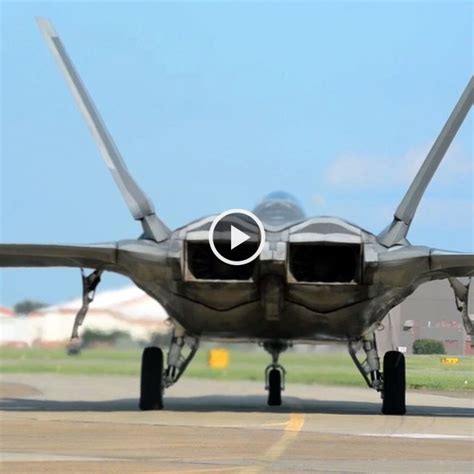 F-22 thrust vectoring nozzles close up are fascinating - Aviation Humor