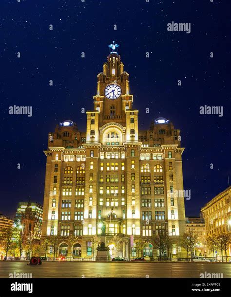 Royal Liver Building at night, Liverpool, England Stock Photo - Alamy