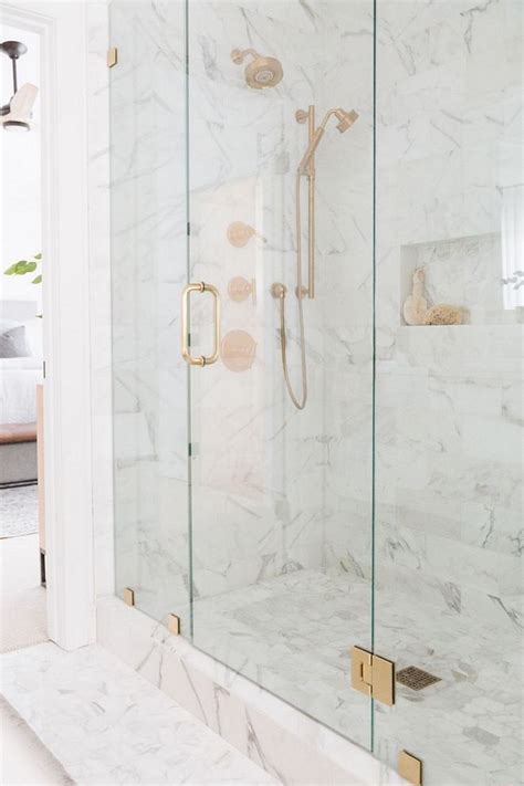 Calacatta Gold Bathroom - Bathroom Design | Calacatta Gold Marble Wall ...