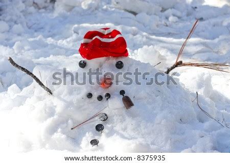 Melting Snowman Stock Photo 8375935 : Shutterstock