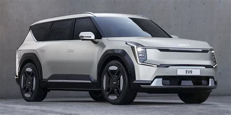 7-Seater Kia EV9 Flagship Electric SUV Revealed With Bold Styling