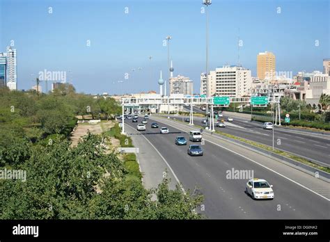 Highway of death kuwait hi-res stock photography and images - Alamy