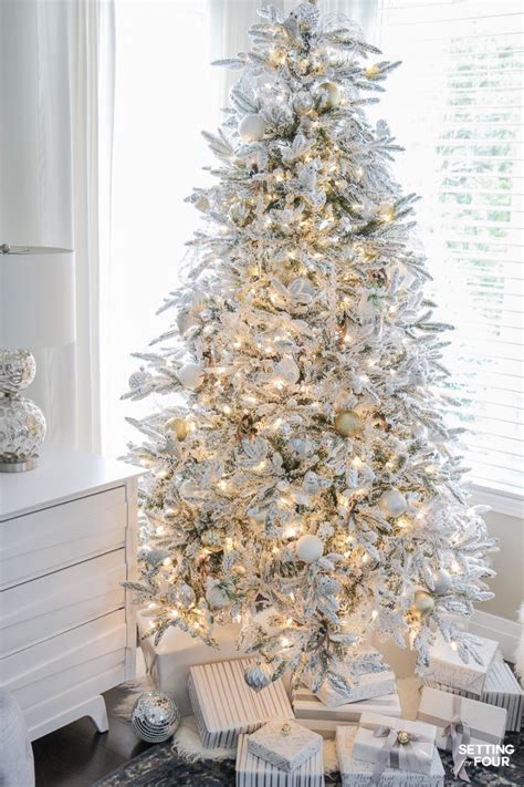 Flocked Christmas Tree - White and Gold Glam Style - Setting for Four