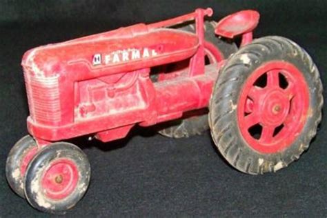 Vintage International Harvester Farmall Toy Tractor NR -- Antique Price Guide Details Page