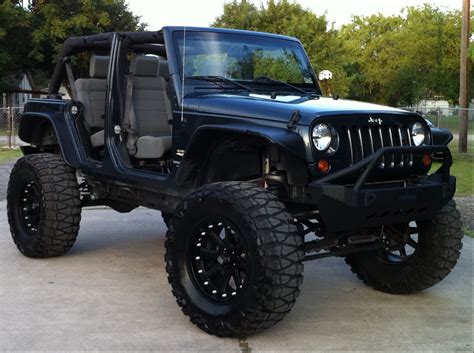 Arriba 95+ imagen lifted black jeep wrangler - Tienganhlungdanh.edu.vn