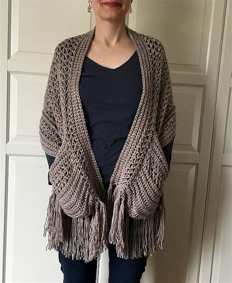 Ravelry: Perfect-Pockets Shawl pattern by Sonja Hood