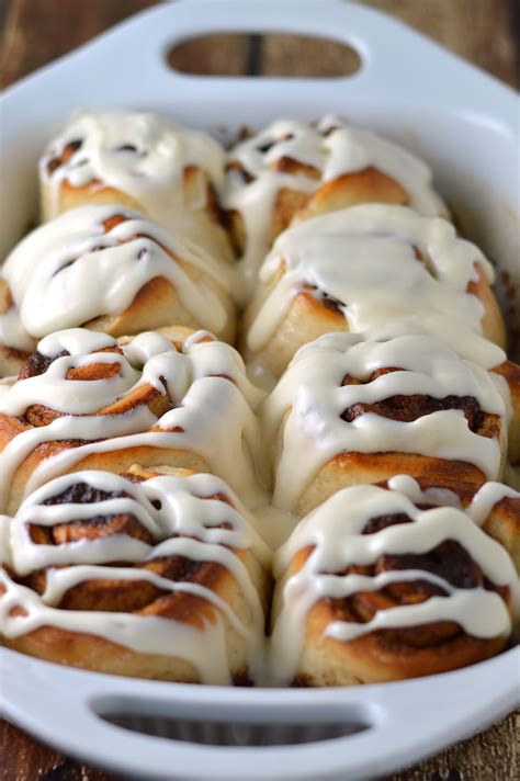 Cinnamon buns - Friday is Cake Night