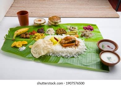 Onam Sadhya Served Banana Leaf South Stock Photo 1907576500 | Shutterstock