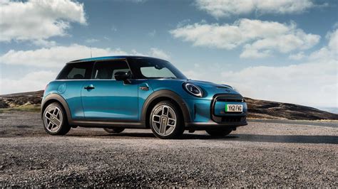 Mini Electric (2022) Review | CAR Magazine » Bussines & Technology News Update