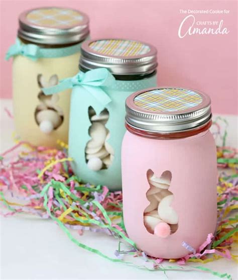 Easter Bunny Mason Jars: an adorable and easy Easter craft!