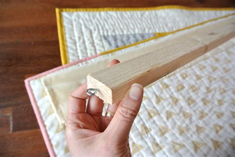 How to Hang a Quilt - Suzy Quilts