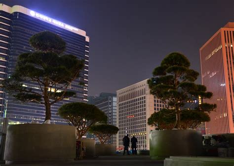 A glimpse of what the Seoul Station Overpass Park will look like after completion [OS] [871×620 ...