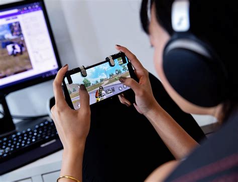 This mobile gaming accessories kit lets you play anywhere you go