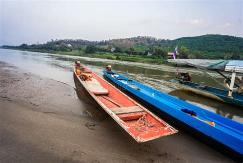 The Cruise on the Mekong River . Editorial Image - Image of longtail, boat: 112187410