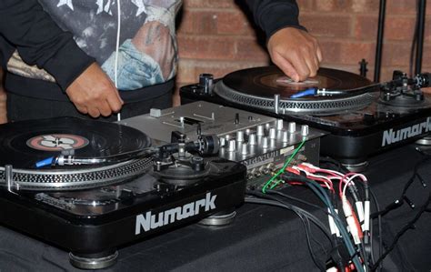 DJ Setups Demystified, Part 1: Vinyl, CDs and Software-Only - DJing Tips