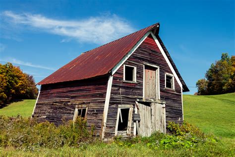 13 Pictures Of Old And Weathered Barns In Vermont