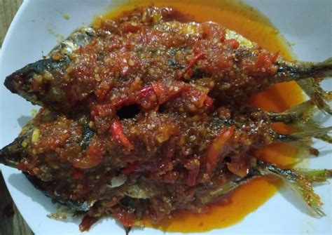 Resep Ikan Kembung Sambal Merah oleh Meti Fitriani - Cookpad