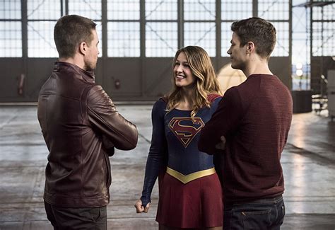 CW Mega Crossover: 5 Amazing Scenes That Totally Nailed It - QuirkyByte