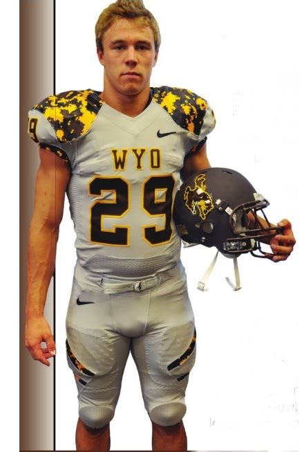 Wyoming to wear camouflage uniforms for Air Force Game - Mountain West Connection