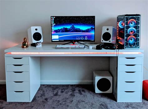 Pin by CompSciLauren on Desk Setup Inspiration | Gaming desk setup ...