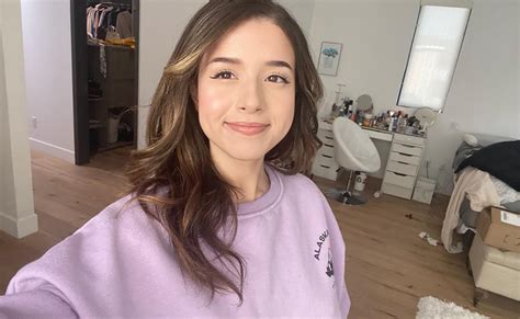 Pokimane without mackup - thinapo