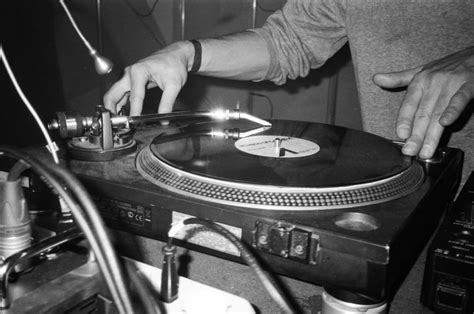 10 Best DJ Turntables in 2020 (reviews)