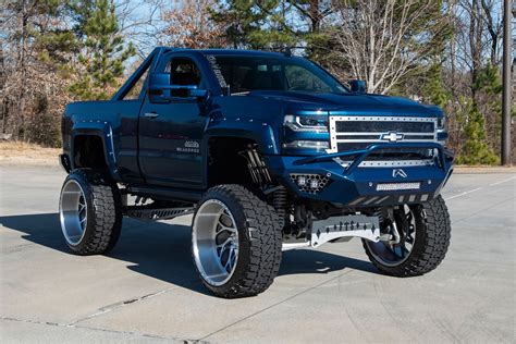 Twin-Turbo, Lifted Chevrolet Silverado Is an Award-Winning, Custom ...