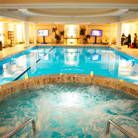 Chicago's top kid-friendly hotel pools | Choose Chicago