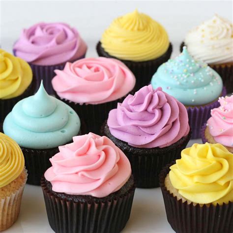 Cupcake decorating - Glorious Treats