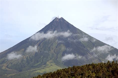 Philippine Legends: The Legend of Mayon Volcano (Ang Alamat ng Bulkang Mayon)