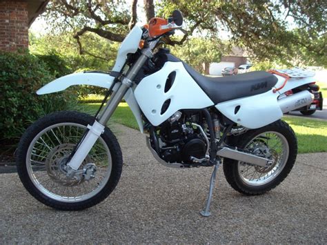 1997 KTM 400 LC4 EGS - Moto.ZombDrive.COM