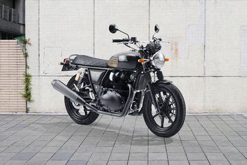 Royal Enfield Interceptor 650 Black Ray Price, Images, Mileage, Specs & Features