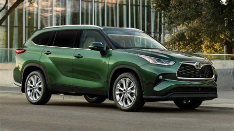 2023 Toyota Highlander Turbo Costs $36,420, Mega Gallery Released