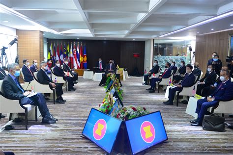 Chairman’s Statement on the ASEAN Leaders’ Meeting, 24 April 2021 and Five-Point Consensus ...