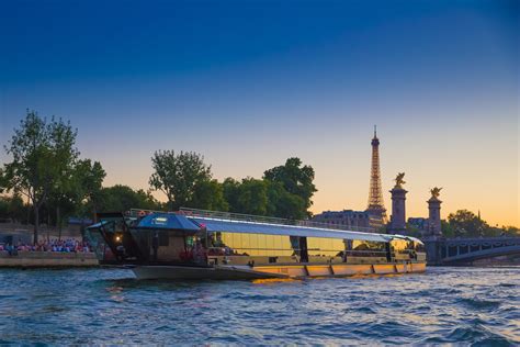 Dinner Cruise in Paris with Bateaux Mouches - Passion for Hospitality