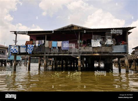 one of the house in Brunei water village Stock Photo - Alamy