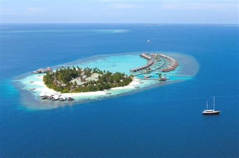 20 Aerial Views Of Some Of The Most Amazing Maldives Resorts