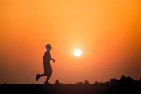 Silhouette Man Running on Sunset Background Editorial Stock Photo - Image of jogging, silhouette ...