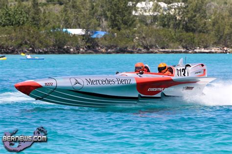 Photos: Powerboat Racing At Ferry Reach - Bernews