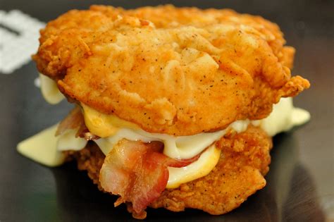 File:KFC Double Down "Sandwich".jpg - Wikimedia Commons