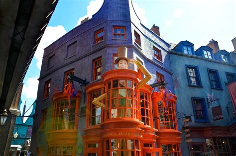 The Wizarding World of Harry Potter at Universal Studios Orlando - Explore Shaw