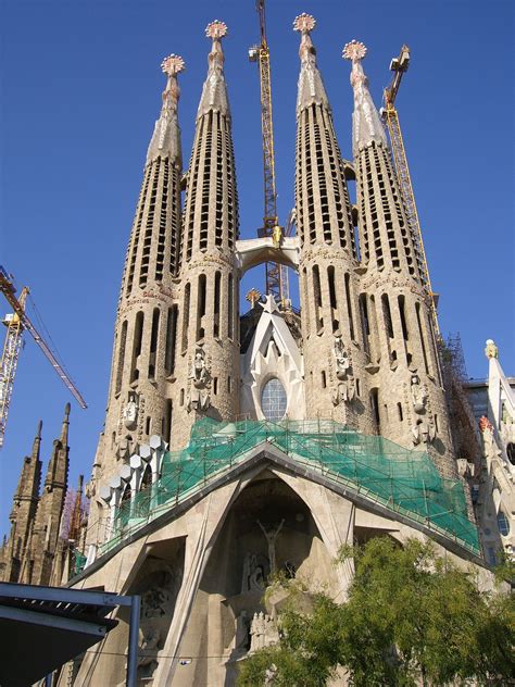 10 cool facts you need to know about the Fabulous Sagrada Familia