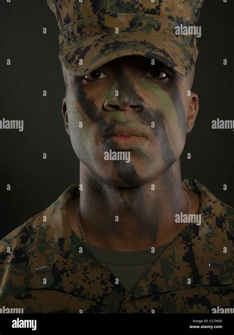 Camouflage soldier face hi-res stock photography and images - Alamy