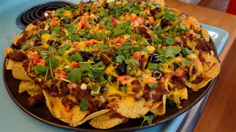 Nachos Supreme Recipe -Make Nachos Grande Restaurant-Style! - | Nachos supreme recipe, Nachos ...