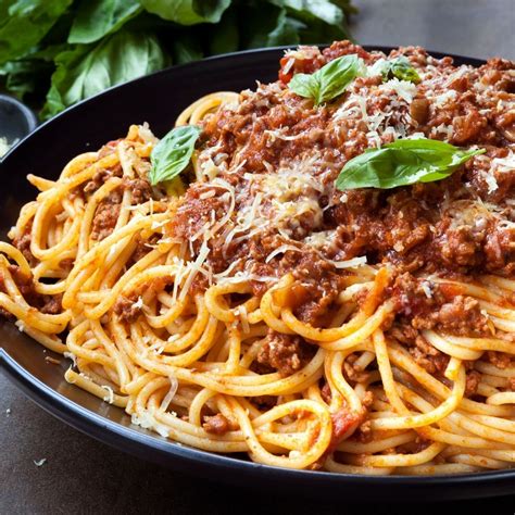 Spaghetti Bolognese: Classic Pasta with Hearty Bolognese Sauce